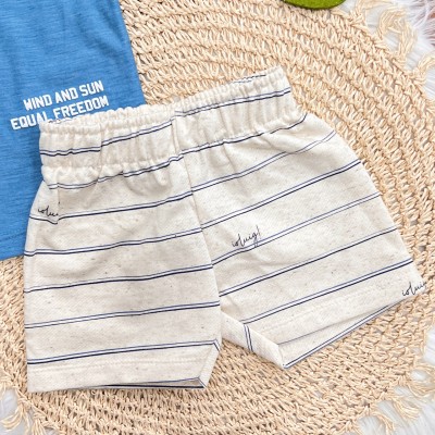 Conj. Camiseta Capturing Stories e Bermuda em Linho - Azul Claro e Areia